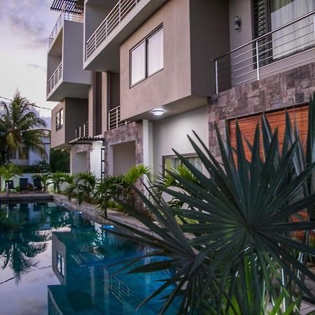 Entire Luxury 3 Bedroom Condo For Rent - Flic-En-Flac - Close To Beach Exterior foto