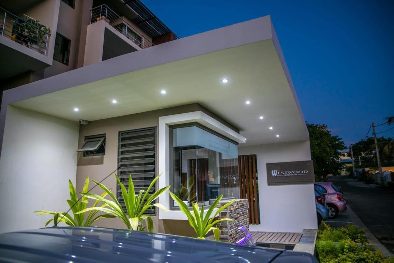 Entire Luxury 3 Bedroom Condo For Rent - Flic-En-Flac - Close To Beach Exterior foto
