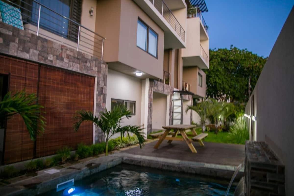 Entire Luxury 3 Bedroom Condo For Rent - Flic-En-Flac - Close To Beach Exterior foto