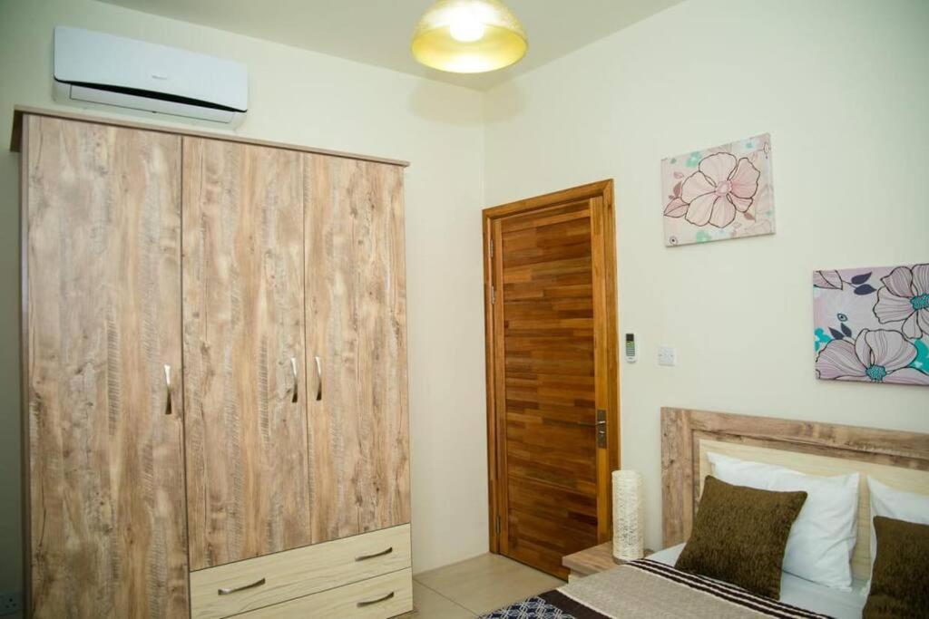 Entire Luxury 3 Bedroom Condo For Rent - Flic-En-Flac - Close To Beach Exterior foto